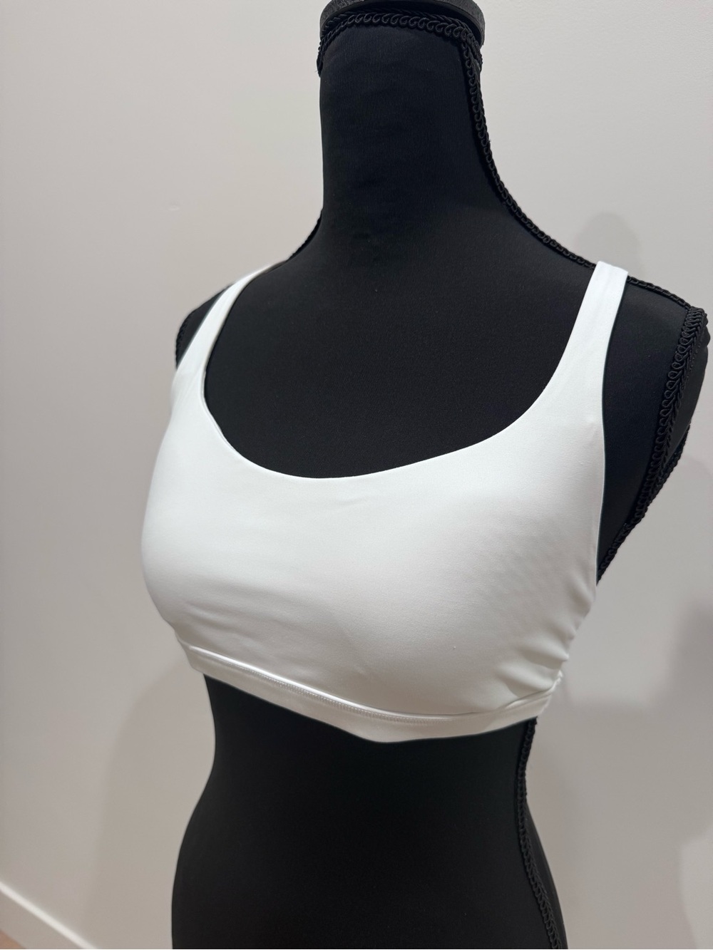 CRZ YOGA White Scoop Strappy Sports Bra